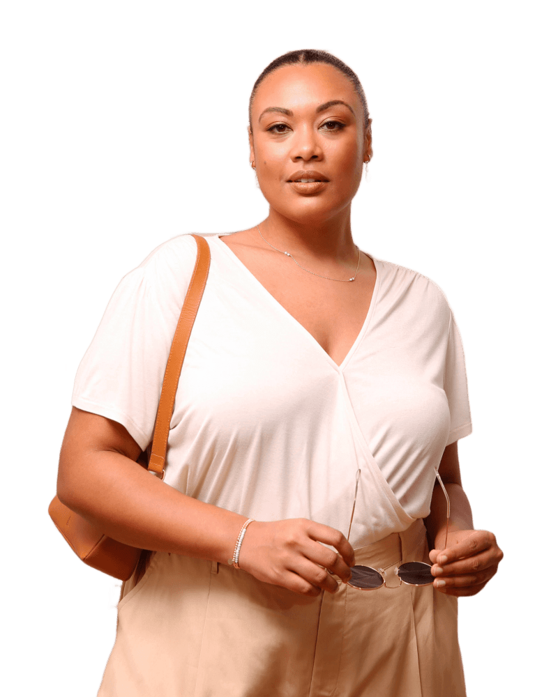 Front of a model wearing a size 1X Quinn Ruched Top in White by ABLE. | dia_product_style_image_id:316035